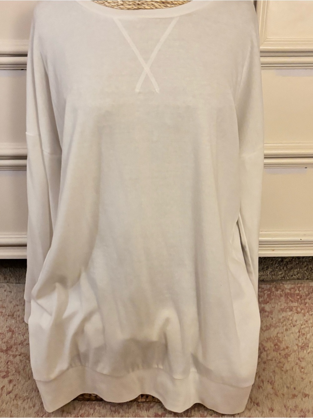 Gently Worn Classic White Women's Pullover Sweatshirt